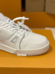 Loui Vuitto TRAINER SNEAKER - Image 8