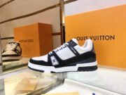 Loui Vuitto Low-Top SNEAKER - Image 2