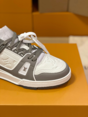 Loui Vuitto TRAINER SNEAKER - Image 7