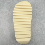 Adidas Yeezy Slide - Image 4