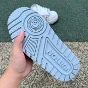 LV TRAINER MAXI White-grey - Image 9