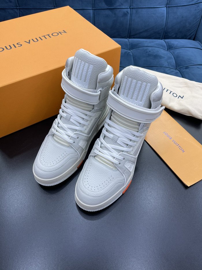 9d8a0e2b5002d383a1aa2d2f366d0fdb92aec71c Loui Vuitto SNEAAKER - Image 7