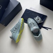 DR B30 Sneakers - Image 3