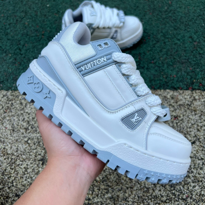 LV TRAINER MAXI White-grey - Image 4
