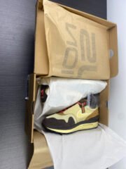 TRAVIS SCOTT x NIKE AIR MAX 1 DO9392-200 - Image 17