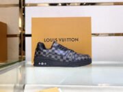 LV TRAINER SNEAKER LOW - Image 2