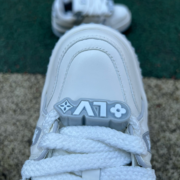 LV TRAINER MAXI White-grey - Image 5