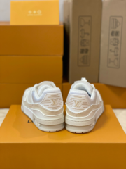 Loui Vuitto TRAINER SNEAKER - Image 6