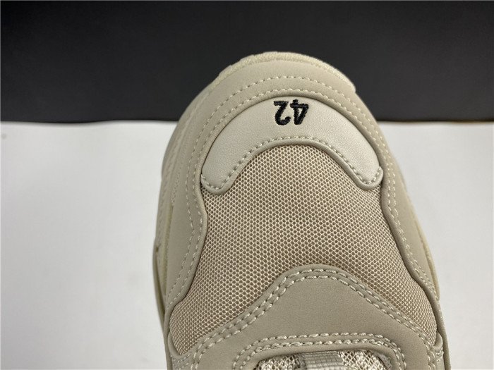 b8be36b8f8c99adbf4b7d30edcf36df839d90999 BLCG SNEAKER TRIPLE.S.GOMMA 536737 W2FW1 9700 - Image 15