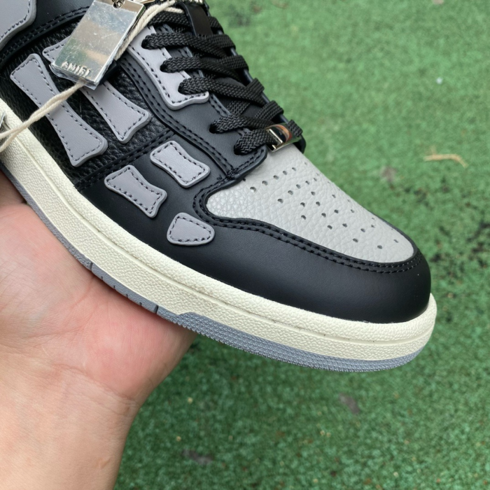 AR1M1 Low-Top Sneaker - Image 3