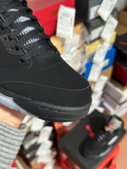 AIR JORDAN 5 BLACK METALLIC (2016) 845035-003 - Image 4