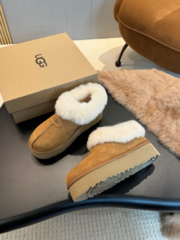 UGG - Image 2