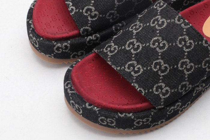 c34ea0f4044fde2a2756044253fab72c777d05a8 GUCC SLIPPERS - Image 14