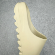 Adidas Yeezy Slide - Image 8