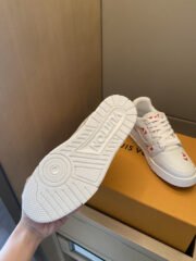 Loui Vuitto TRAINER SNEAKER - Image 6