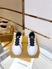 Loui Vuitto MILLENIUM SNEAKER - Image 5