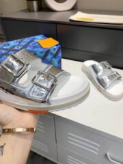 Loui Vuitto SLIPPERS - Image 4