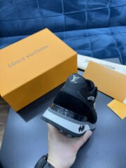 Loui Vuitto TRAINER SNEAKER - Image 9