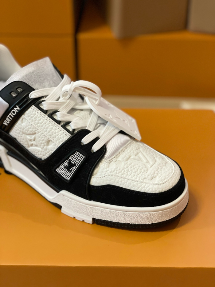 Loui Vuitto TRAINER SNEAKER - Image 8