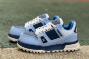 LV TRAINER MAXI Porcelain blue