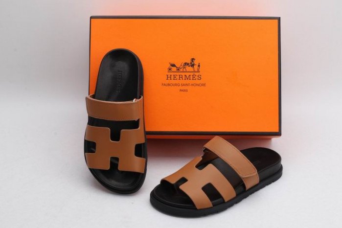 d22a5d0fb514e7982e5988beaa0cde683e91fd06 Herme Slippers - Image 6