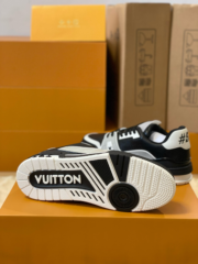 Loui Vuitto TRAINER SNEAKER - Image 5