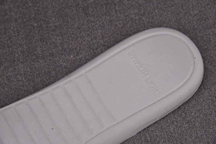 dff1a23344bda9422d1eb38625424ae6d3db9b15 DR B27 SNEAKER - Image 9