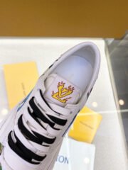 Loui Vuitto Low-Top SNEAKER - Image 6