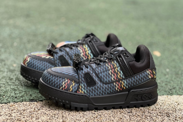 LV TRAINER MAXI Black pattern - Image 1
