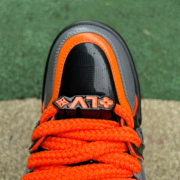 LV TRAINER MAXI Gray orange - Image 3