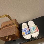 LV SLIPPERS - Image 6