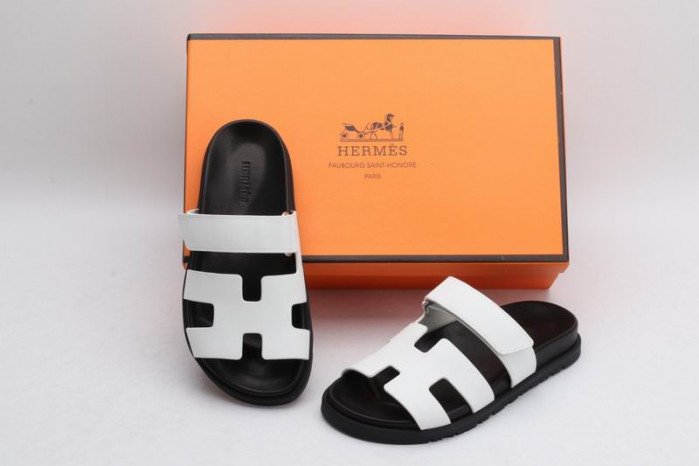 ec20355dbbd10393a57c6d2b54bb1fbfc2bcfdcb Herme Slippers - Image 6