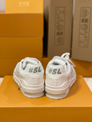 Loui Vuitto TRAINER SNEAKER - Image 5