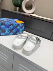 Loui Vuitto SLIPPERS - Image 2