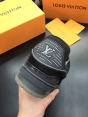 Loui Vuitto TRAINER SNEAKER - Image 8