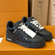 Loui Vuitto TRAINER SNEAKER