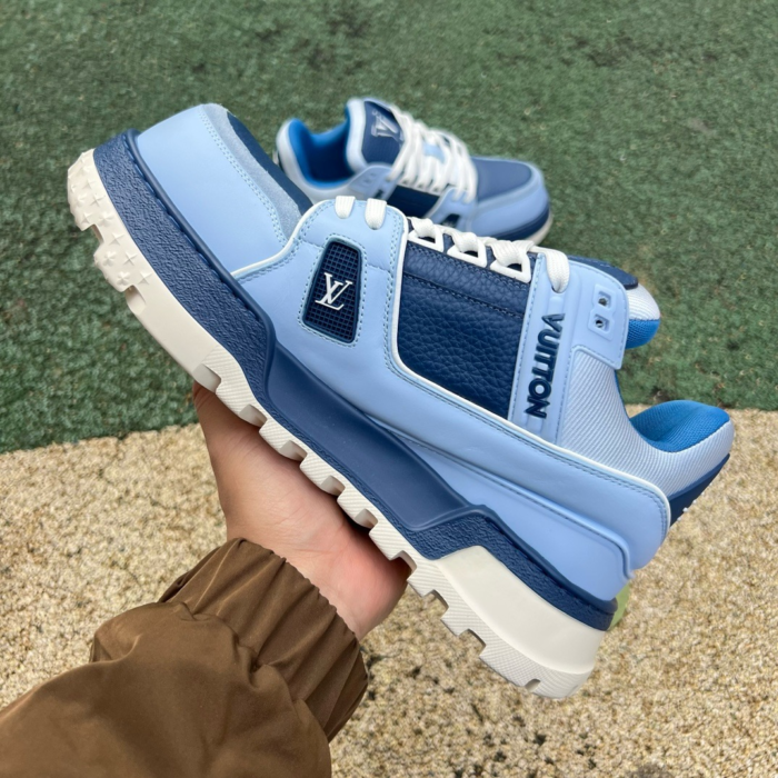 LV TRAINER MAXI Porcelain blue - Image 6