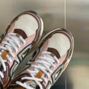 DR B30 Sneakers - Image 4