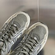 DR B30 Sneakers - Image 3